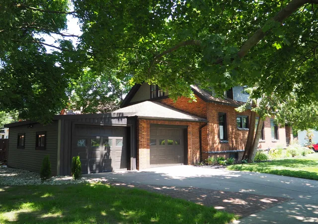 2nd image of 401 N University St, Mount Pleasant, MI 48858 | MLS# 79080071021