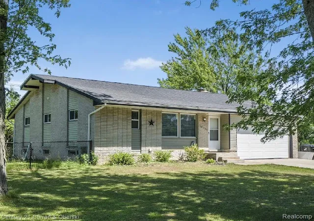 Photo 1 of Sale Pending at 28906 Lorikay St, Farmington Hills, MI 48334 | MLS# 20261053902 | Listing updated on 2026-08-01