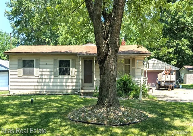 1st image of 5449 Woodlawn Dr, Flint, MI 48506 | MLS# 20261053910