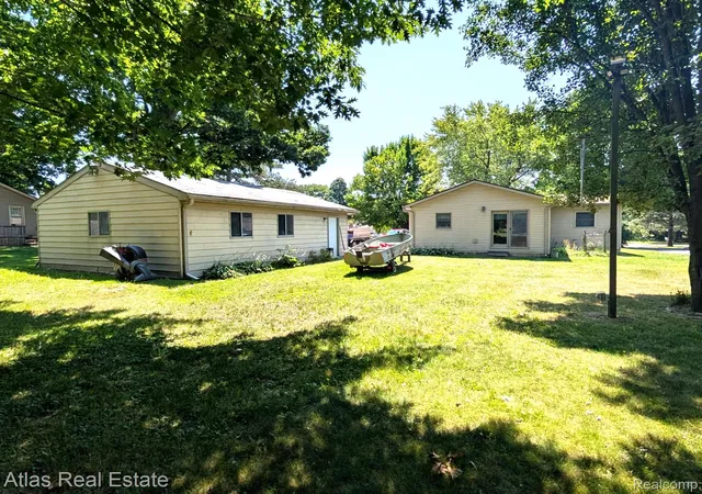 2nd image of 5449 Woodlawn Dr, Flint, MI 48506 | MLS# 20261053910