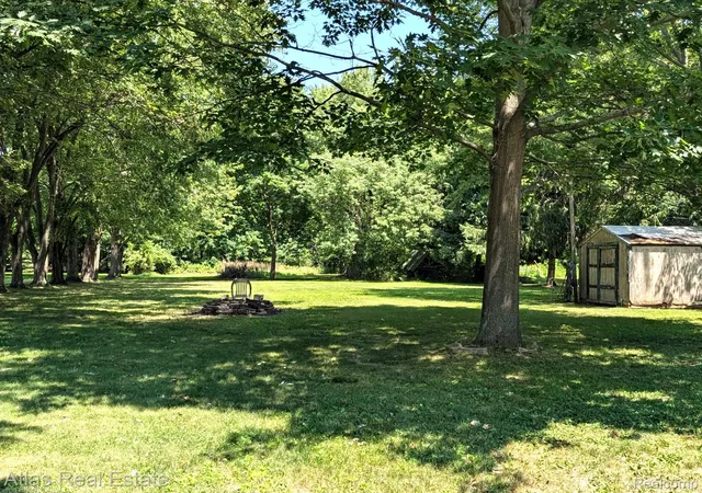 3rd image of 5449 Woodlawn Dr, Flint, MI 48506 | MLS# 20261053910