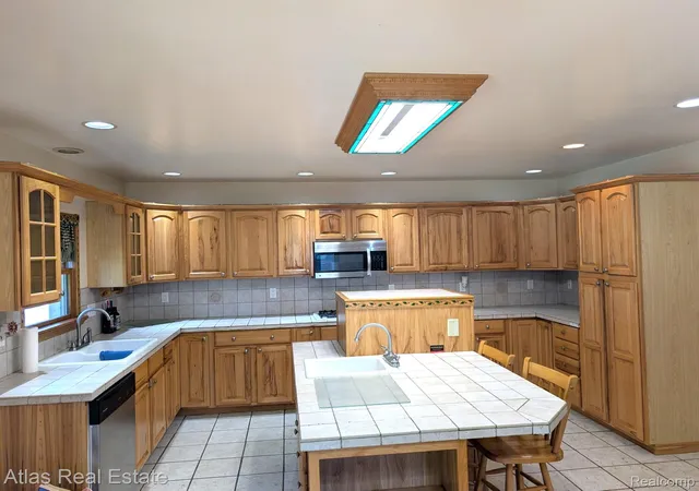 5th image of 5449 Woodlawn Dr, Flint, MI 48506 | MLS# 20261053910