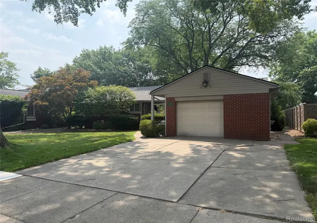 Photo 4 of Single family home for sale at 2221 Davis St, Wyandotte, MI 48192 | MLS# 20261053919 | Listing updated on 2026-09-14