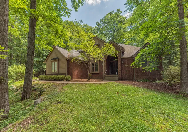 3rd image of 7421 Black Forest Dr, Dexter, MI 48130 | MLS# 81026035758