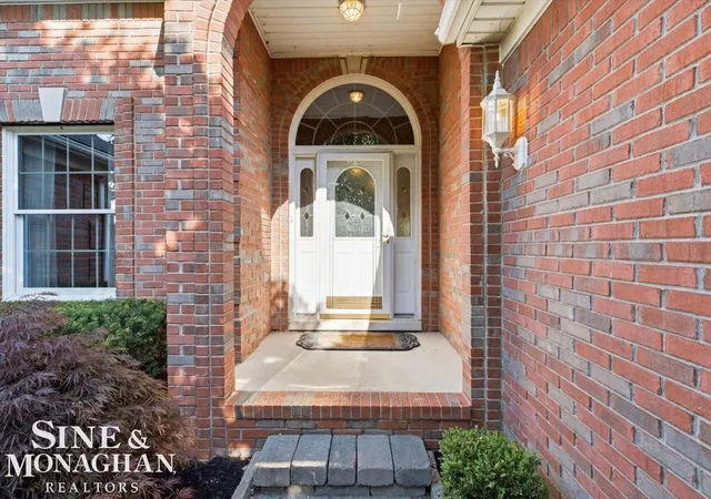 Photo 4 of Single family home for sale at 1001 S River Pointe Ln, Saint Clair, MI 48079 | MLS# 58050214763 | Listing updated on 2026-08-21