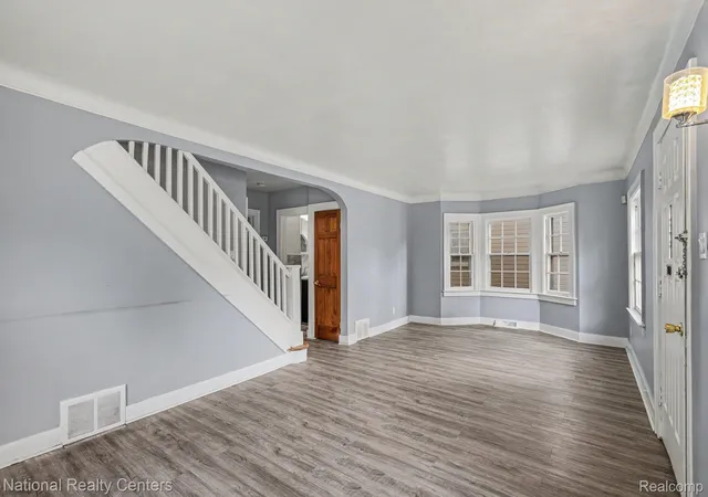 Photo 3 of Single family home for sale at 1981 Roslyn Rd, Grosse Pointe Woods, MI 48236 | MLS# 20261053934 | Listing updated on 2026-09-16