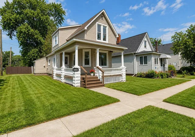 Photo 1 of Single family home for sale at 1821 11th Avenue, Port Huron, MI 48060 | MLS# 58050214777 | Listing updated on 2026-08-17