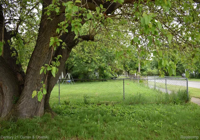 Photo 2 of Land for sale at 5910 N Waverly St, Dearborn Heights, MI 48127 | MLS# 20261053946 | Listing updated on 2026-07-14