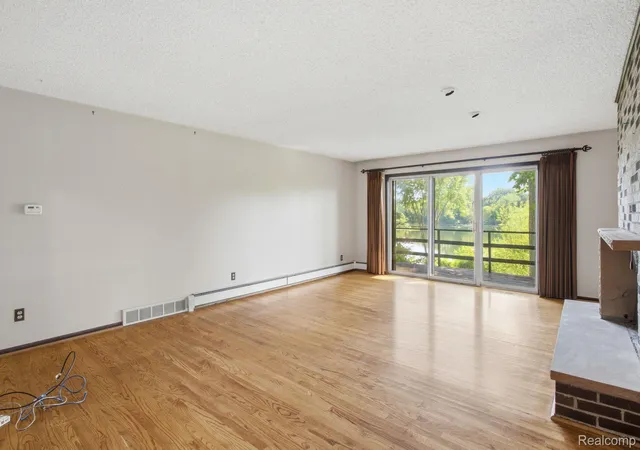 5th image of 2726 Bay Dr, West Bloomfield, MI 48324 | MLS# 20261053983