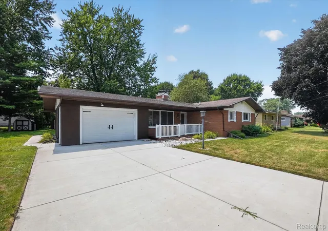 2nd image of 3504 Creekwood Dr, Saginaw, MI 48601 | MLS# 20261053981
