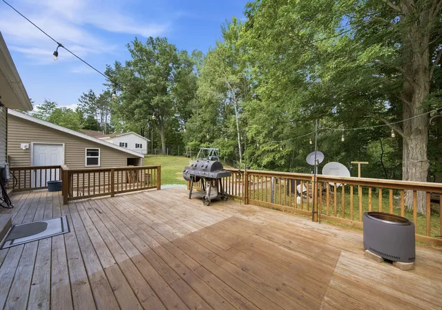 Photo 2 of Single family home for sale at 8304 W Whispering Pine Cir, Lake City, MI 49651 | MLS# 78080071028 | Listing updated on 2026-08-23