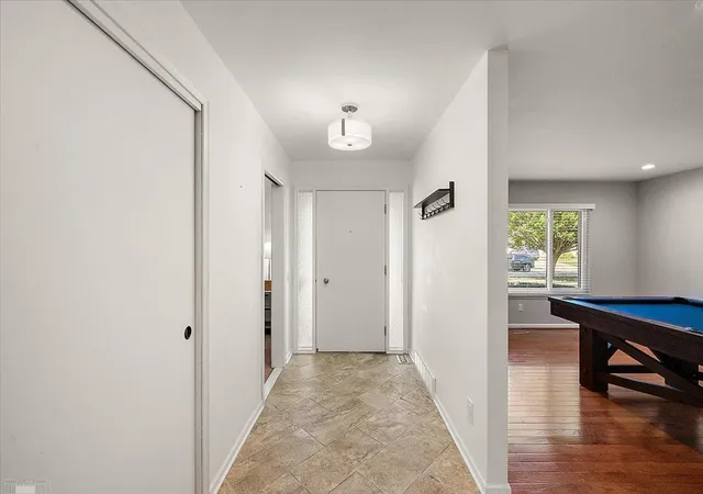Photo 4 of Single family home for sale at 901 Hollywood Ave, Grosse Pointe Woods, MI 48236 | MLS# 58050214796 | Listing updated on 2026-08-25