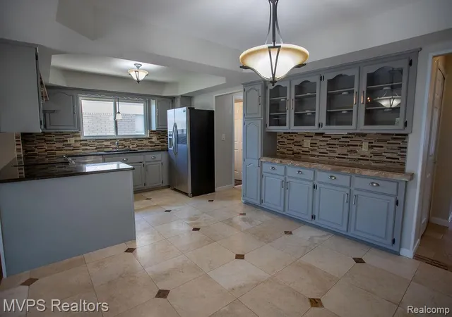 Photo 4 of Single family home for sale at 35470 Dearing Dr, Sterling Heights, MI 48312 | MLS# 20261054010 | Listing updated on 2026-09-11