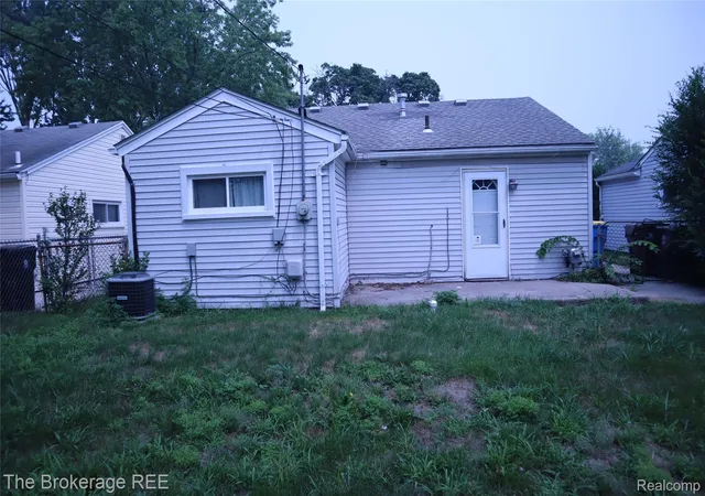 Photo 3 of Single family home for sale at 34861 John St, Wayne, MI 48184 | MLS# 20261054027 | Listing updated on 2026-08-25