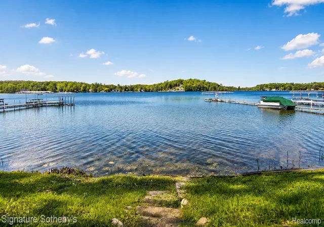 Photo 2 of Land for sale at 9485 Lakeview Dr, Pinckney, MI 48169 | MLS# 20261054028 | Listing updated on 2026-07-14