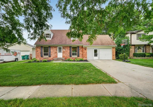 Photo 3 of Single family home for sale at 891 Devonshire Blvd, Brighton, MI 48116 | MLS# 20261054042 | Listing updated on 2026-08-29