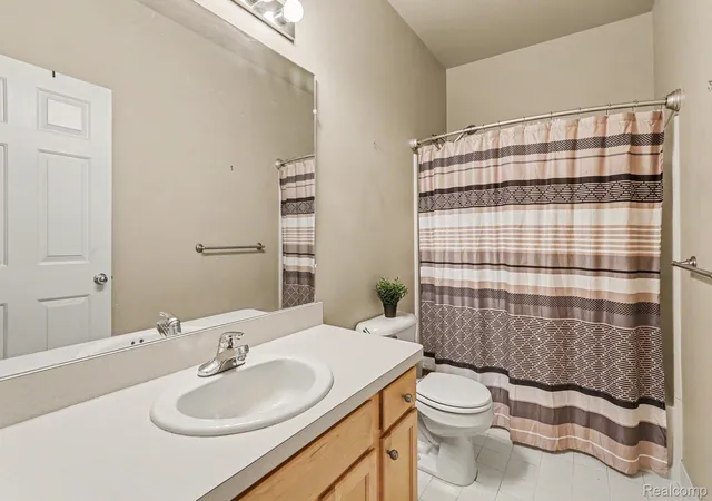 3rd image of 40489 Bay Harbor Ln, Canton, MI 48188 | MLS# 20261054047