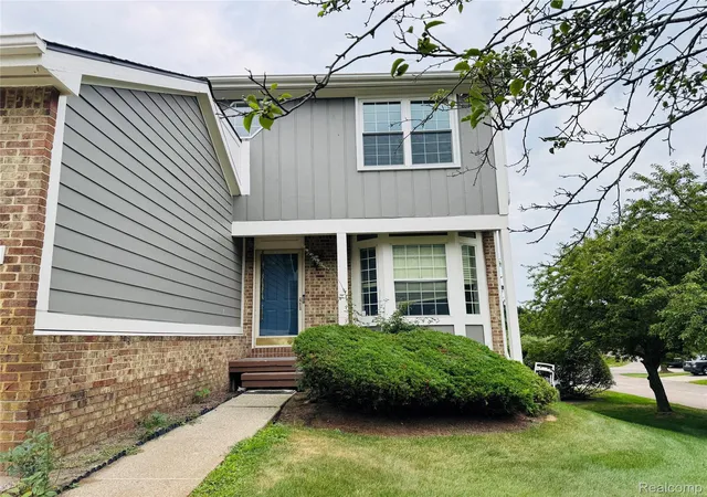 Photo 3 of Condo for sale at 31199 Columbia Dr, Novi, MI 48377 | MLS# 20261054049 | Listing updated on 2026-09-14