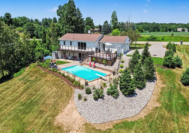 Photo 1 of Single family home for sale at 2770 Leonard St, Marne, MI 49435 | MLS# 65026035801 | Listing updated on 2026-10-16