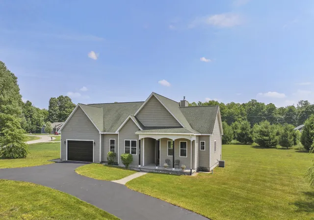 Photo 2 of Single family home for sale at 18863 Meadowlark Rd, Thompsonville, MI 49683 | MLS# 71026035808 | Listing updated on 2026-07-14