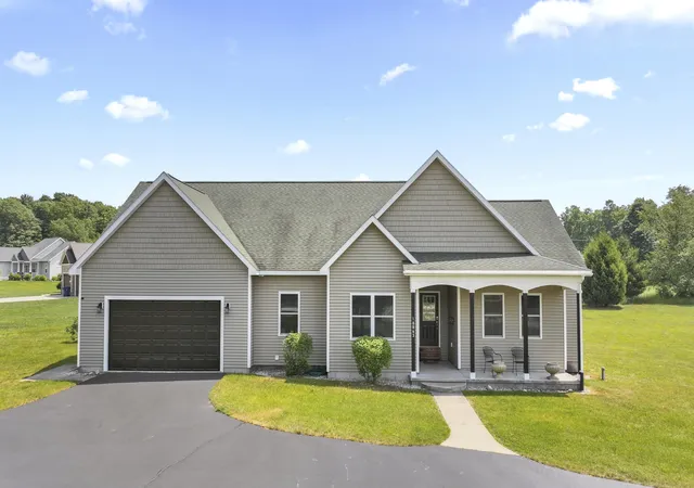 Photo 3 of Single family home for sale at 18863 Meadowlark Rd, Thompsonville, MI 49683 | MLS# 71026035808 | Listing updated on 2026-07-14