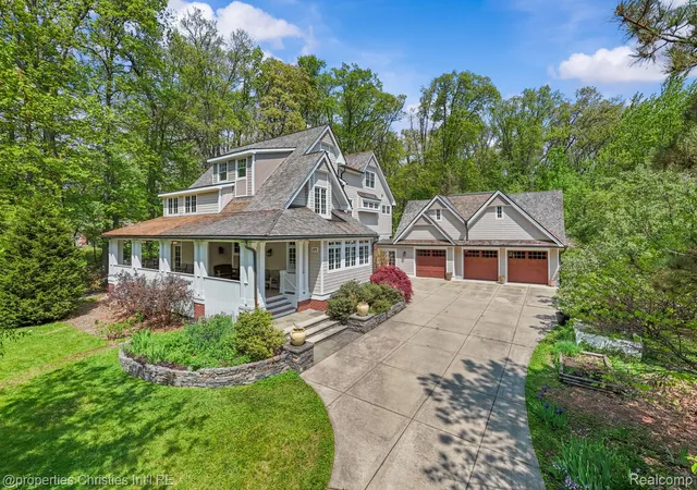 Photo 2 of Mansion for sale at 1041 Greentree Rd, Bloomfield Hills, MI 48304 | MLS# 20261054060 | Listing updated on 2026-08-01