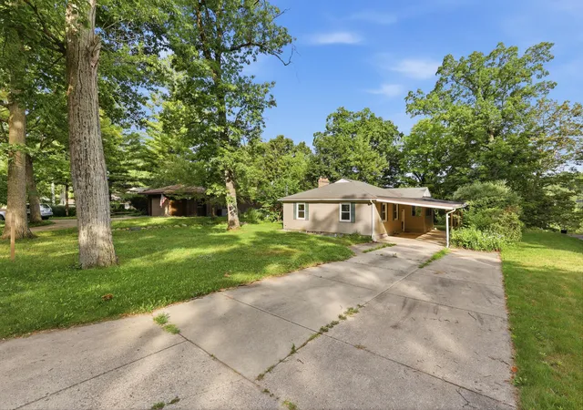 Photo 2 of Single family home for sale at 2757 Cascade Springs Dr Se, Grand Rapids, MI 49546 | MLS# 65026035824 | Listing updated on 2026-08-17