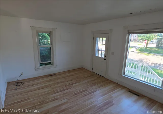 4th image of 18 Stanton St, Oxford, MI 48371 | MLS# 20261054099