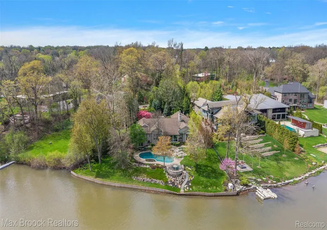 Photo 1 of Single family home for sale at 3945 Kirkland Ct, Bloomfield Hills, MI 48302 | MLS# 20261054105 | Listing updated on 2026-07-31