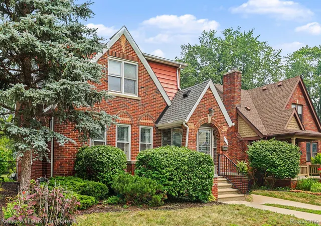 Photo 1 of Single family home for sale at 822 W Breckenridge St, Ferndale, MI 48220 | MLS# 20261054109 | Listing updated on 2026-08-29