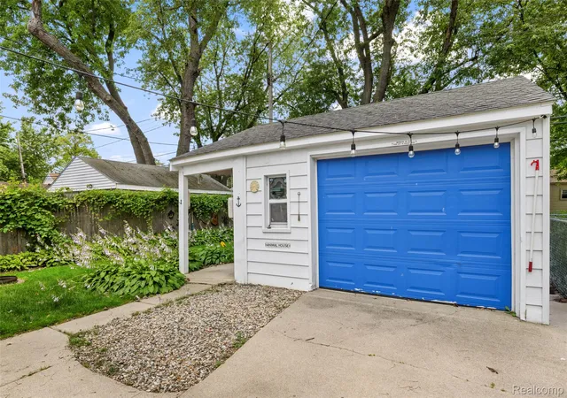 4th image of 536 E Barrett Ave, Madison Heights, MI 48071 | MLS# 20261054108