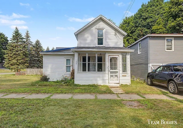 Photo 1 of Single family home for sale at 721 Pearl St, Belding, MI 48809 | MLS# 65026035838 | Listing updated on 2026-07-14