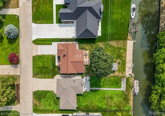 3rd image of 22510 Ardmore Park Dr, Saint Clair Shores, MI 48081 | MLS# 20261054136