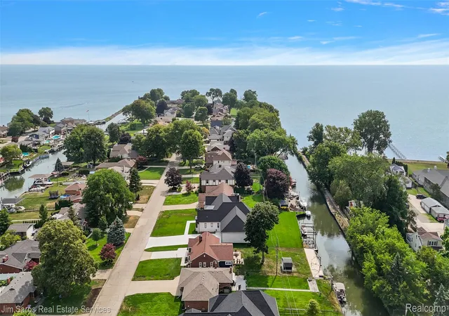 4th image of 22510 Ardmore Park Dr, Saint Clair Shores, MI 48081 | MLS# 20261054136