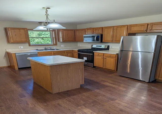 Photo 3 of Single family home for sale at 809 S Charles St, Saginaw, MI 48602 | MLS# 61050214853 | Listing updated on 2026-08-03