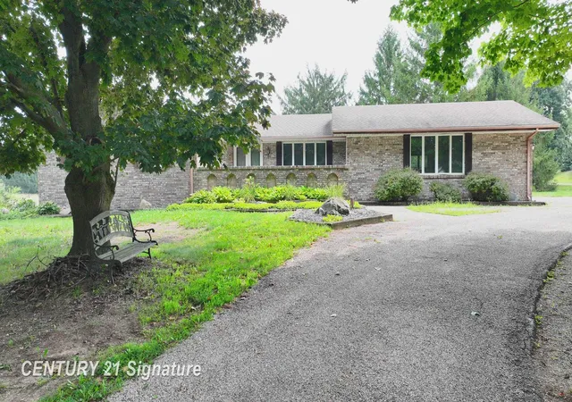 2nd image of 2995 Lyons Rd, Owosso, MI 48867 | MLS# 5050214854