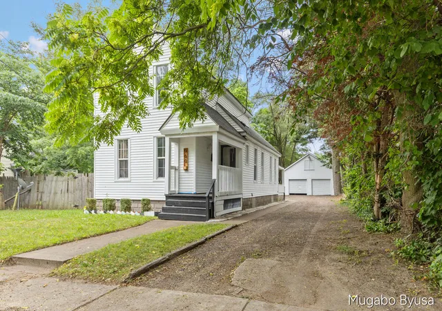 Photo 1 of Single family home for sale at 960 Temple St Se, Grand Rapids, MI 49507 | MLS# 65026035856 | Listing updated on 2026-10-02