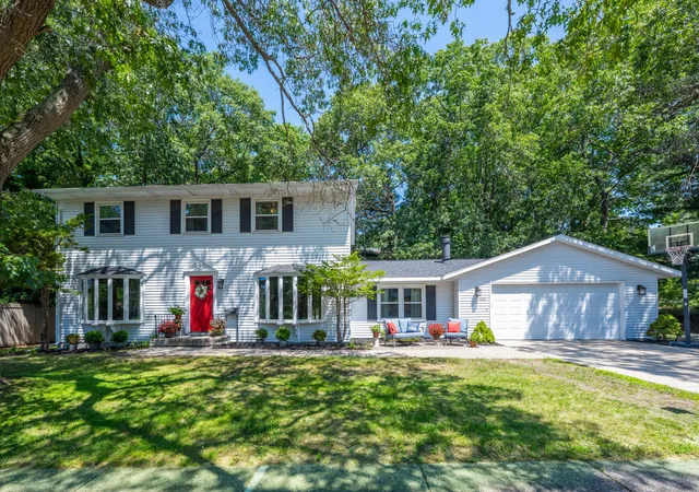 Photo 1 of Single family home for sale at 2240 Pleasant Hl Dr, Norton Shores, MI 49441 | MLS# 69026035855 | Listing updated on 2026-08-19