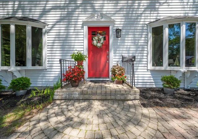 Photo 3 of Single family home for sale at 2240 Pleasant Hl Dr, Norton Shores, MI 49441 | MLS# 69026035855 | Listing updated on 2026-08-19