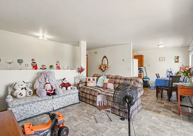 Listing Photo 4 - Condo for sale in building located at 1134 Country, Holland, MI 49423 - Unit #1-4