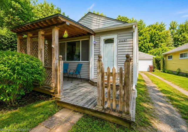 Photo 3 of Single family home for sale at 21847 Fenster St, Belleville, MI 48111 | MLS# 20261054150 | Listing updated on 2026-09-09