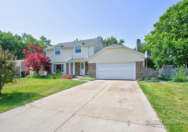 Photo 2 of Single family home for sale at 5316 Queensbury Dr Se, Grand Rapids, MI 49508 | MLS# 65026035869 | Listing updated on 2026-09-10