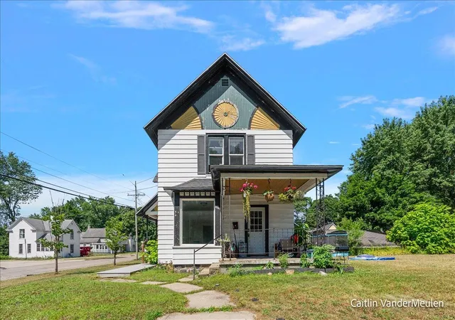 Listing Photo 4 - Condo for sale in building located at 1501 College Ave NE, Grand Rapids, MI 49505