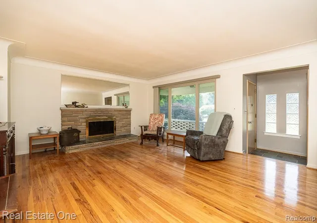 Photo 3 of Single family home for sale at 5055 Eastbrook Ct, Shelby Township, MI 48316 | MLS# 20261054163 | Listing updated on 2026-09-08