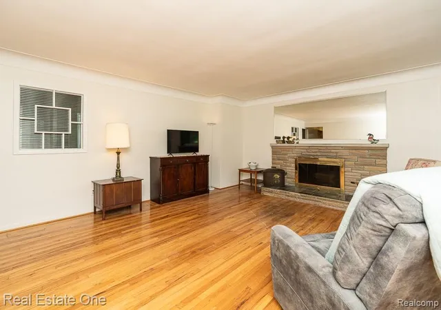 Photo 4 of Single family home for sale at 5055 Eastbrook Ct, Shelby Township, MI 48316 | MLS# 20261054163 | Listing updated on 2026-09-08