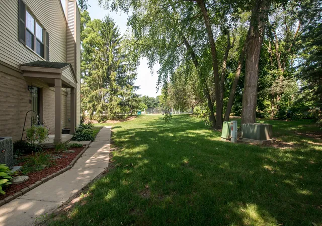 4th image of 3007 Forest Creek Ct, Ann Arbor, MI 48108 | MLS# 81026035871