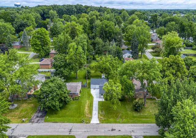 Photo 4 of Single family home for sale at 3168 Herbell Dr, Waterford, MI 48328 | MLS# 81026035873 | Listing updated on 2026-07-17