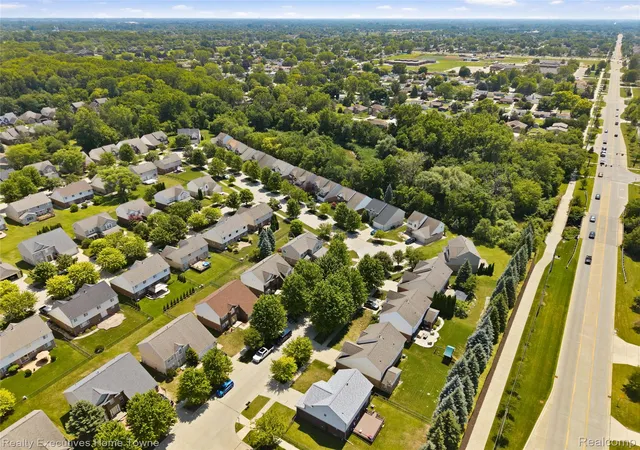 46th image of 38206 Brook Dr, Sterling Heights, MI 48312 | MLS# 20261054174