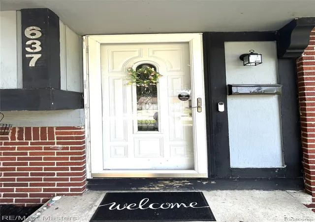 Photo 1 of Sale Pending at 637 Dane Dr, Monroe, MI 48162 | MLS# 20261054178 | Listing updated on 2026-08-26