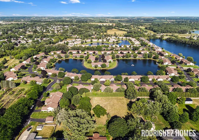 Photo 1 of Condo for sale at 1731 Lakeview Dr, Zeeland, MI 49464 | MLS# 65026035874 | Listing updated on 2026-09-01
